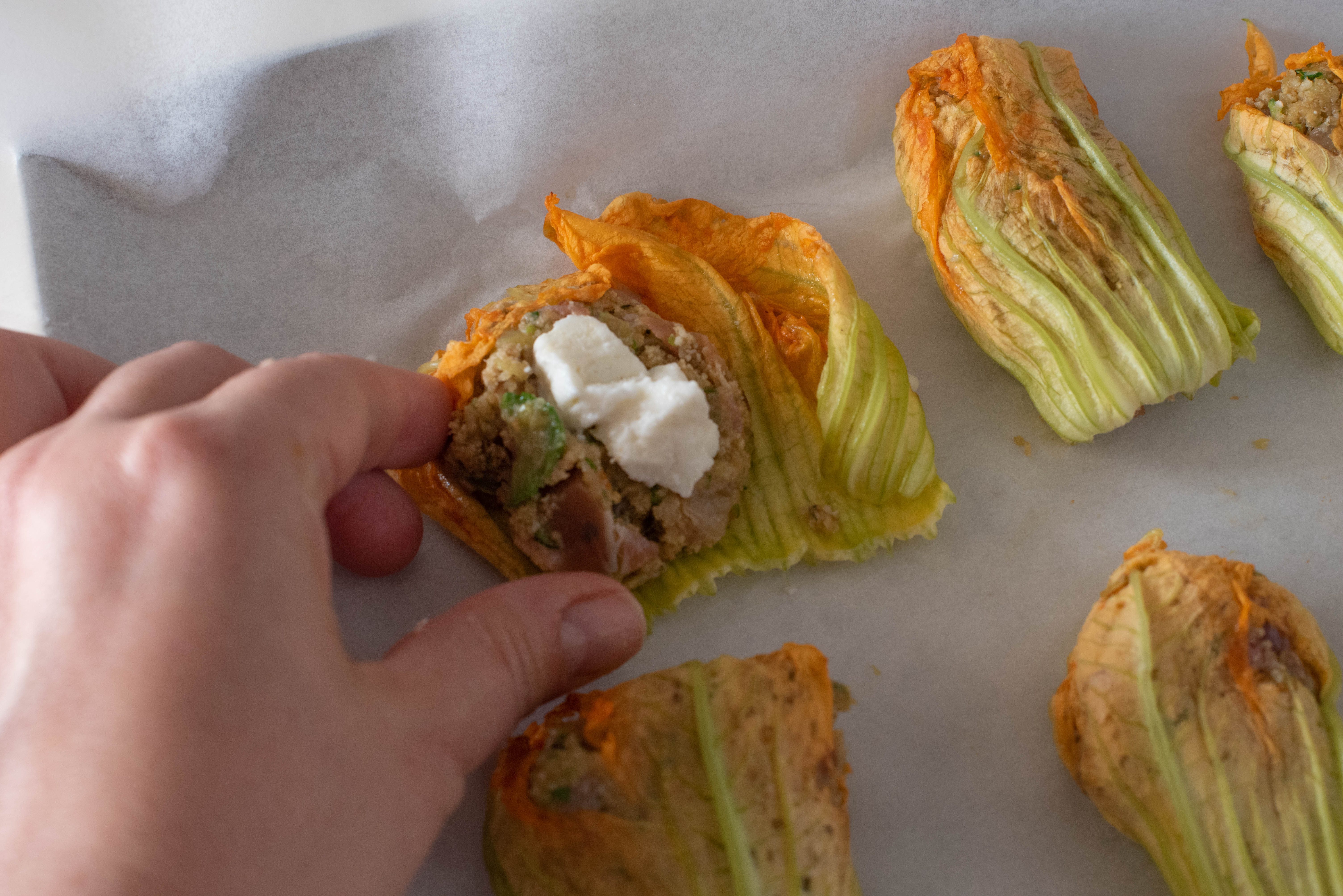 fiori di zucca ripieni al forno