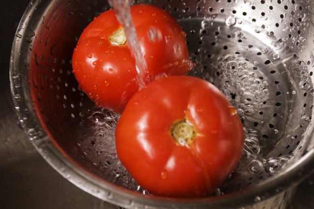 lavare-pomodori