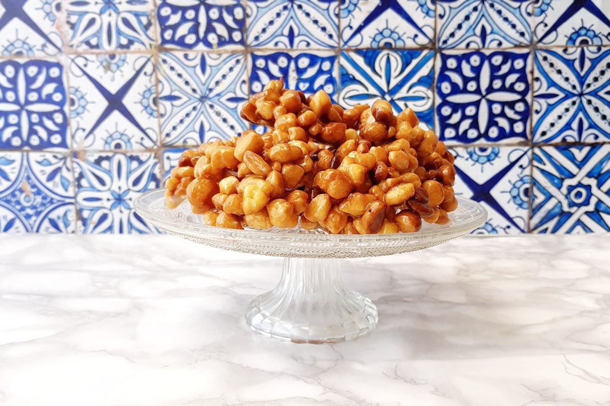 Pignolata al miele la ricetta tradizionale di Carnevale