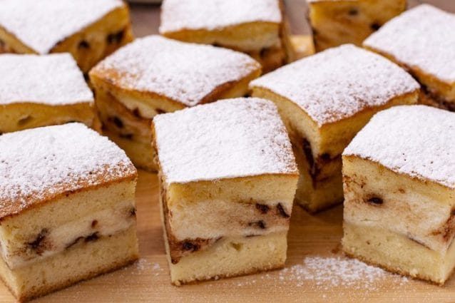 ricette brunch, quadrotti di ricotta con gocce di cioccolato