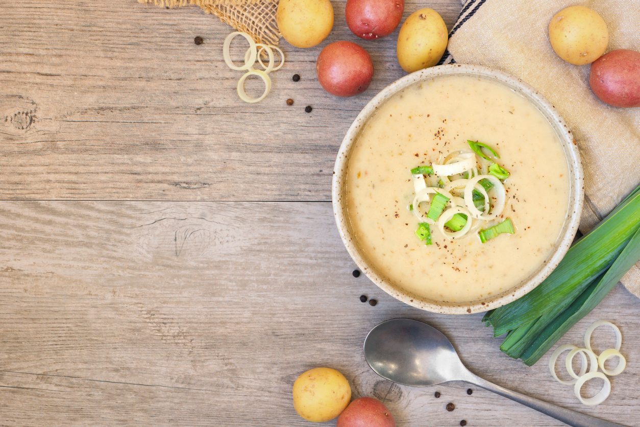 15 zuppe per l'inverno: la zuppa di patate e porri