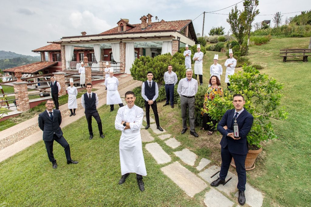 Lo staff del ristorante La Madernassa