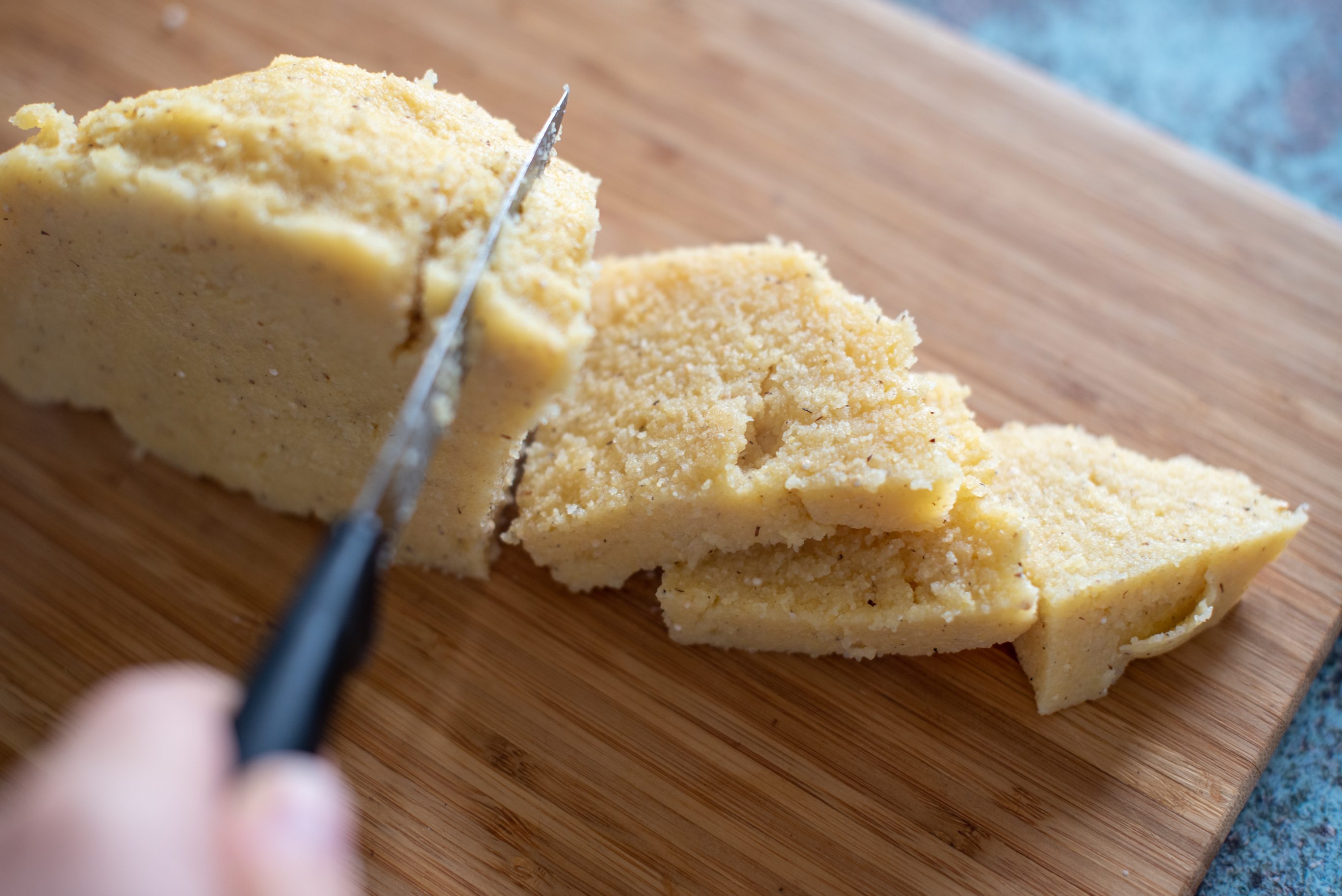 Crostoni di polenta e porcini con taleggio