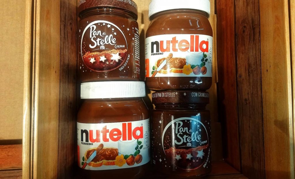 nutella-contro-pan-di-stelle-guerra