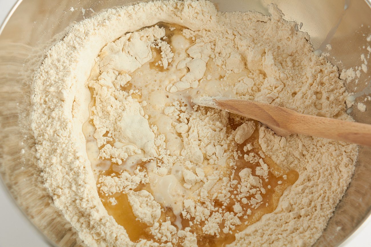 Pane farcito con erbe e pomodorini