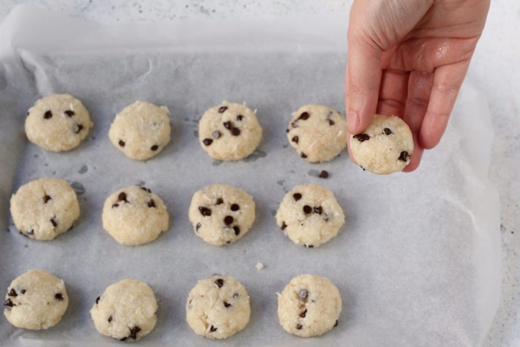 come formare biscotti al cocco