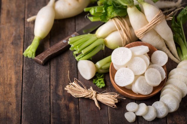 Daikon: proprietà, benefici e usi in cucina