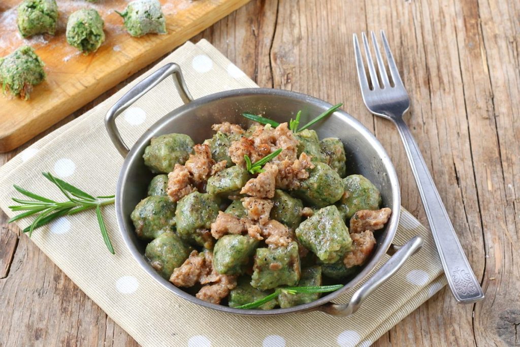 Gnocchetti di pane con salsiccia