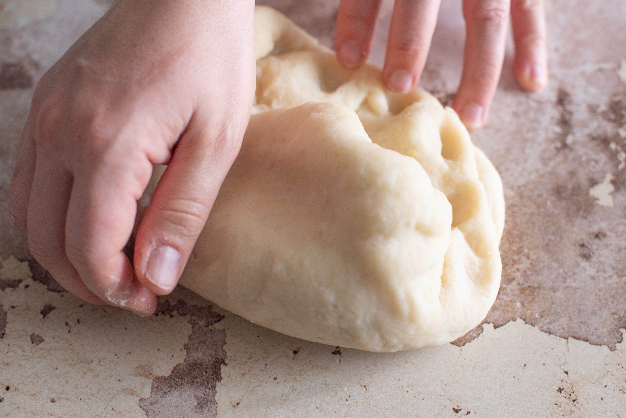 Mezzelune in padella ai funghi e fontina
