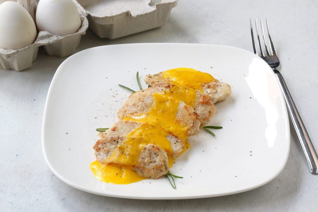 Petto di pollo in salsa d'uovo