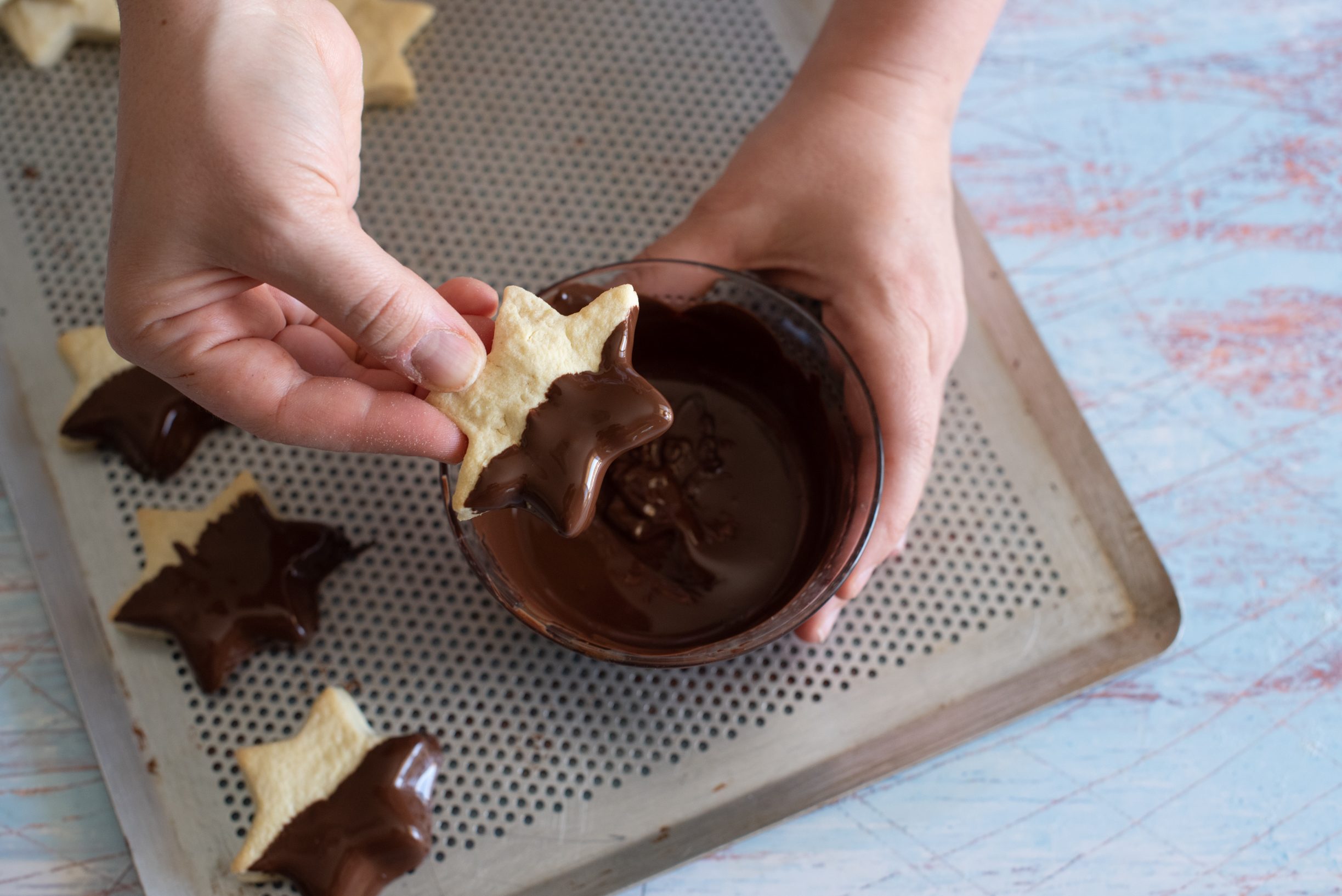 Stelline di frolla e cioccolato