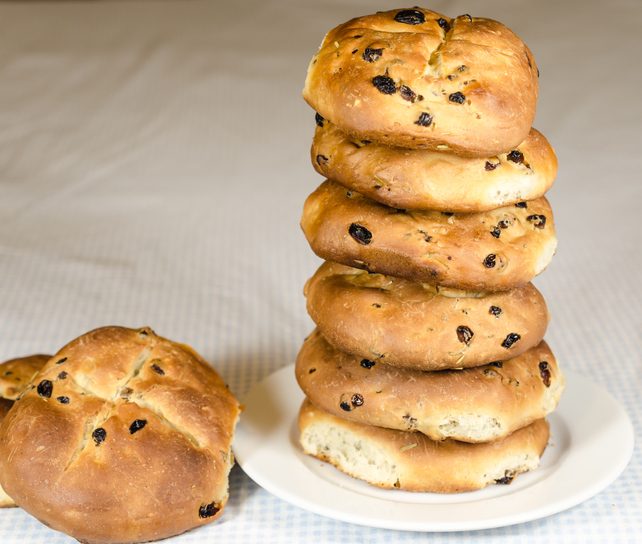 Pan di ramerino: la ricetta dei panini dolci toscani del giovedì santo