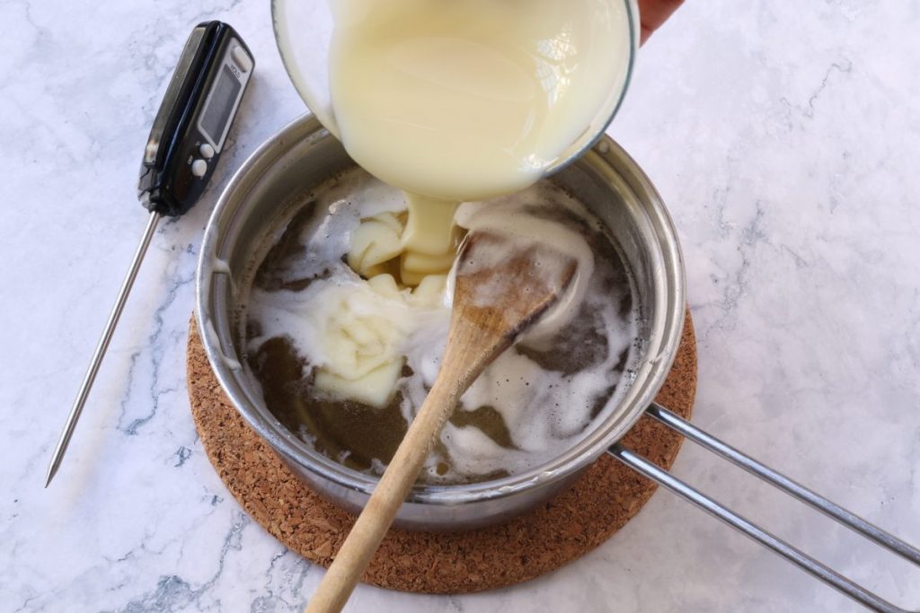 aggiungere latte condensato
