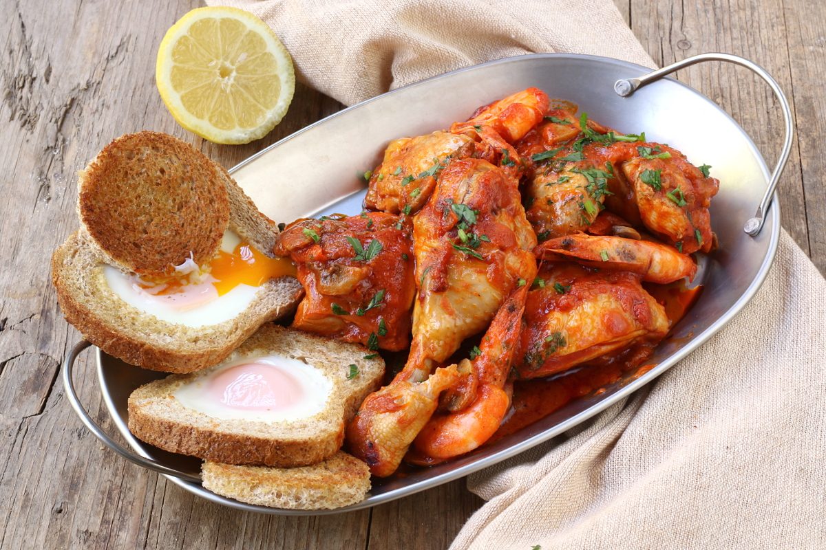 Pollo alla Marengo: la ricetta del ricco secondo piemontese amato da Napoleone