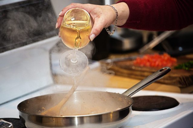Cosa Usare Al Posto Del Vino Bianco Per Sfumare