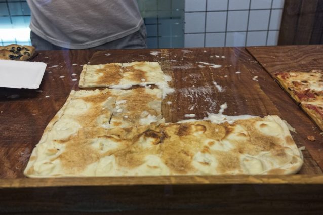 cucina ligure: focaccia recco