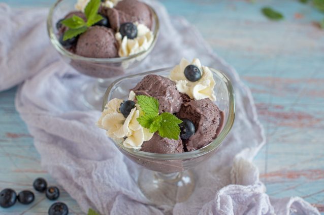 gelato ai mirtilli