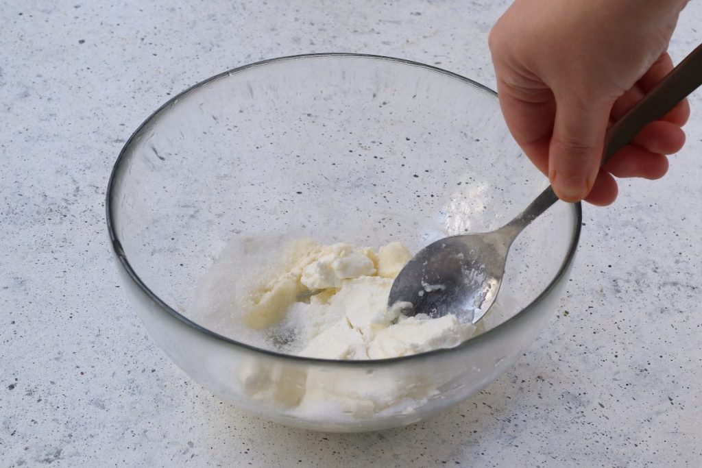 formaggio caprino con zucchero