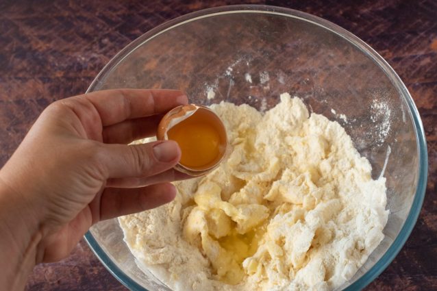 crostatine alle mandorle con crema di birra