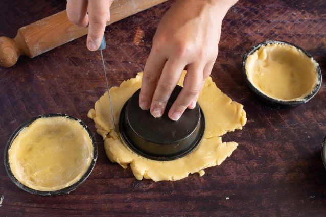 crostatine alle mandorle con crema di birra