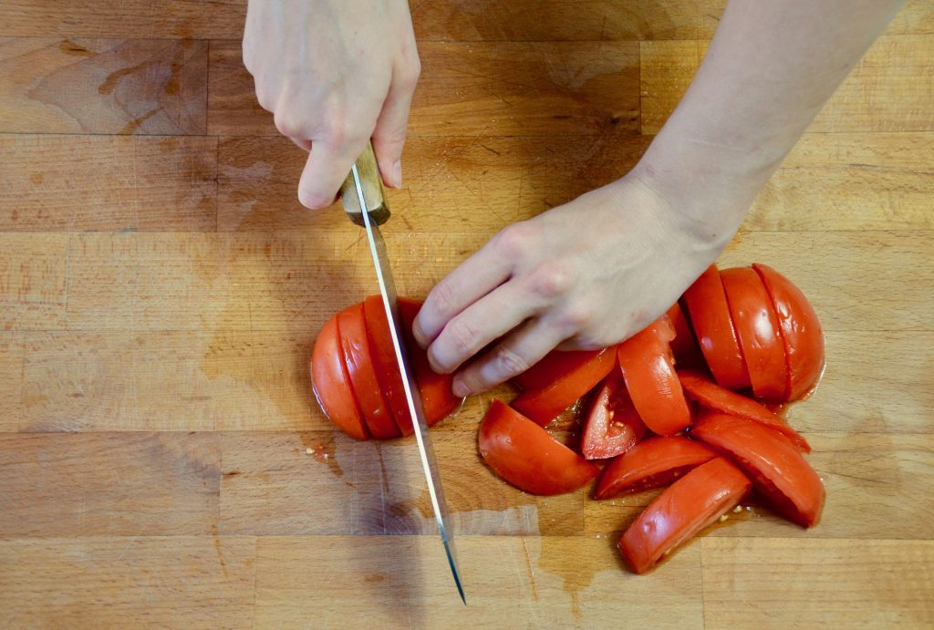 Gazpacho_all__anguria_2_tagliare_pomodori