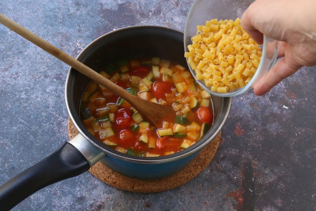 Aggiungere la pasta
