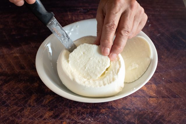 mozzarella ripiena di caponata