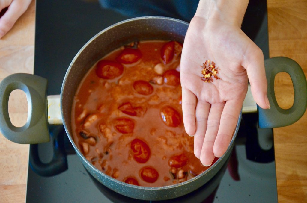 Spaghetti_con_i_moscardini_6_aggiungere_peperoncino