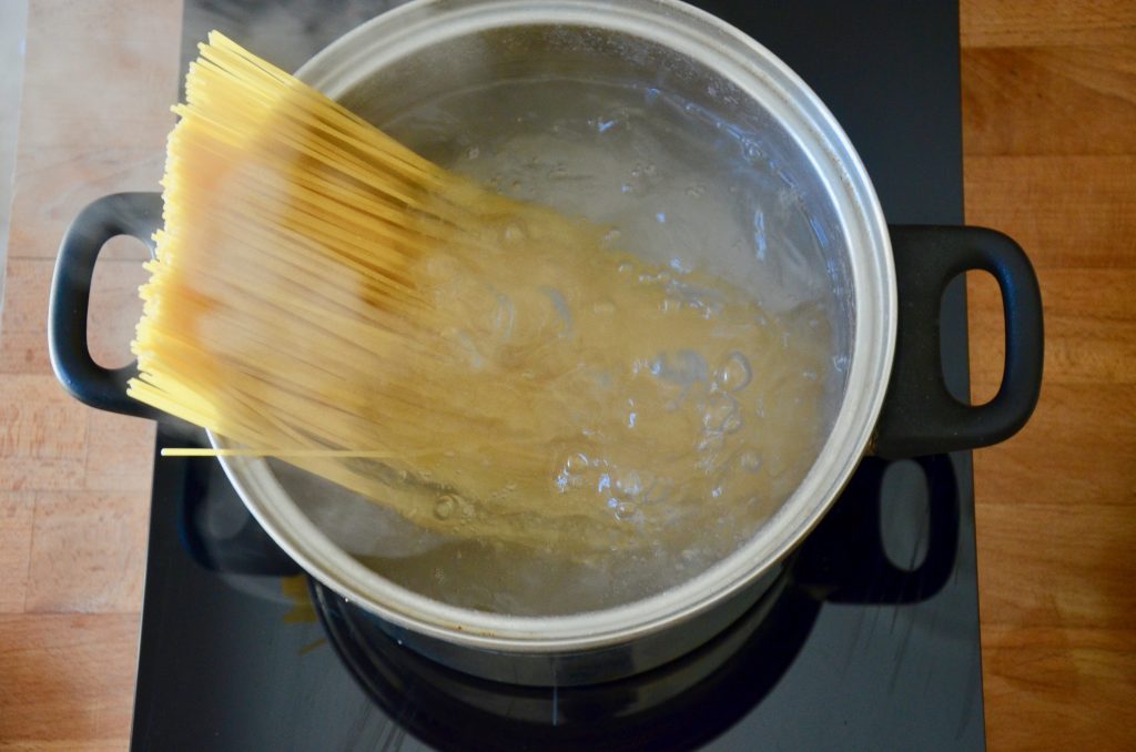 Spaghetti_con_i_moscardini_9_lessarepasta