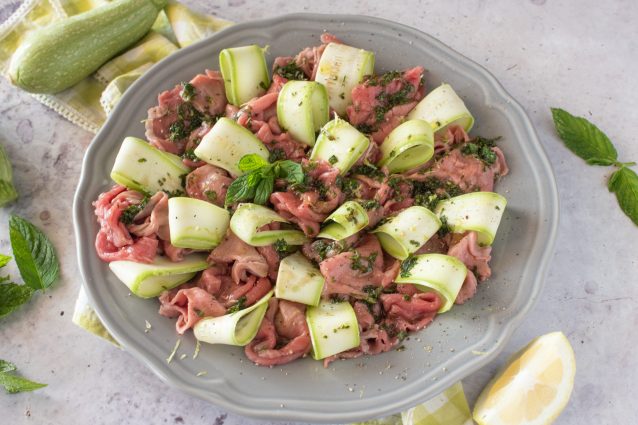 carpaccio di manzo con zucchine e menta