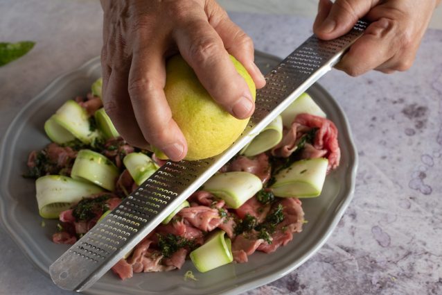 carpaccio di manzo con zucchine e menta
