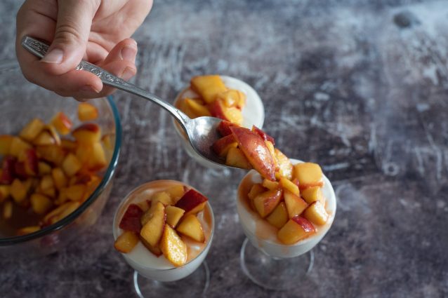 mousse di yogurt e pesche
