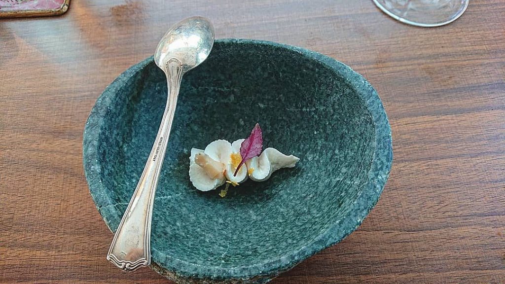 Il predessert: Pecorino bagnolese con erborinato e zest di limone