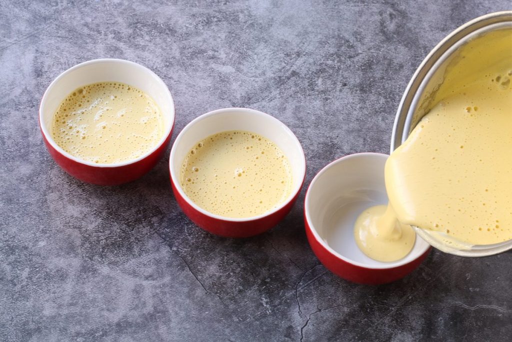 versare lo zabaione