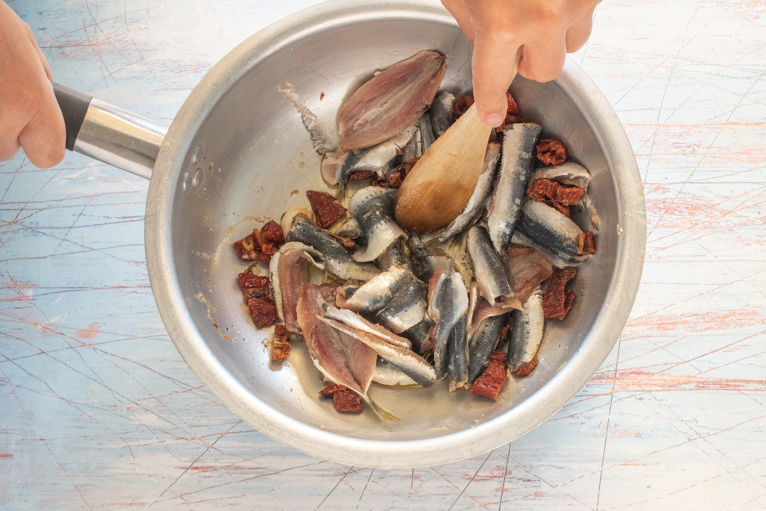 Bucatini al pesto di finocchietto e sarde