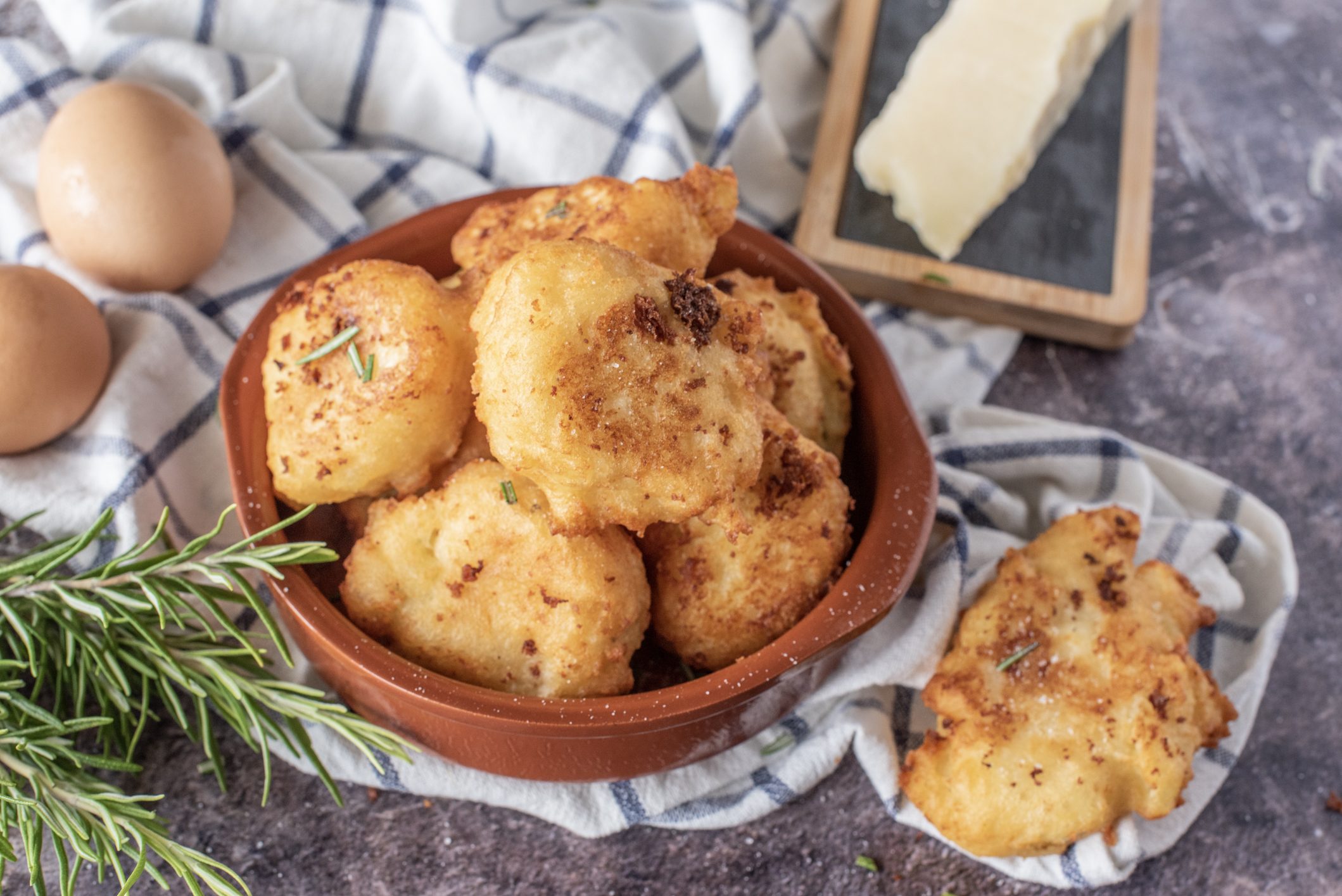 Frittelle di pecorino e patate