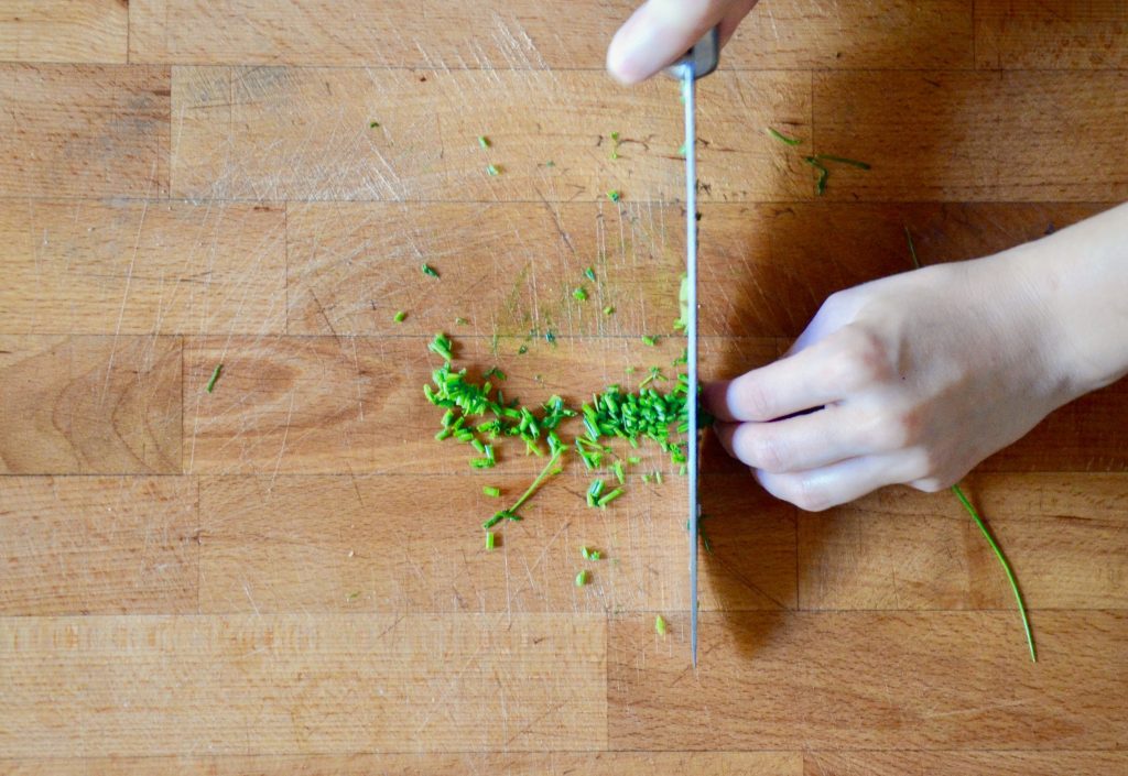 Insalata_di_patate_carote_e_pesto_di_rucola_7_tagliare