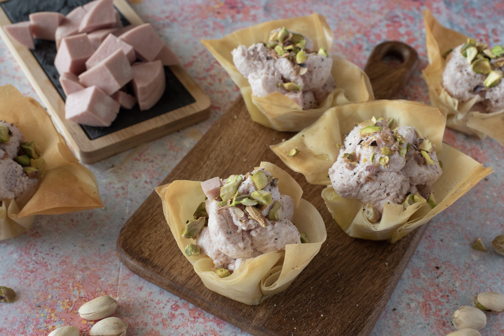 cestini croccanti con mousse di mortadella