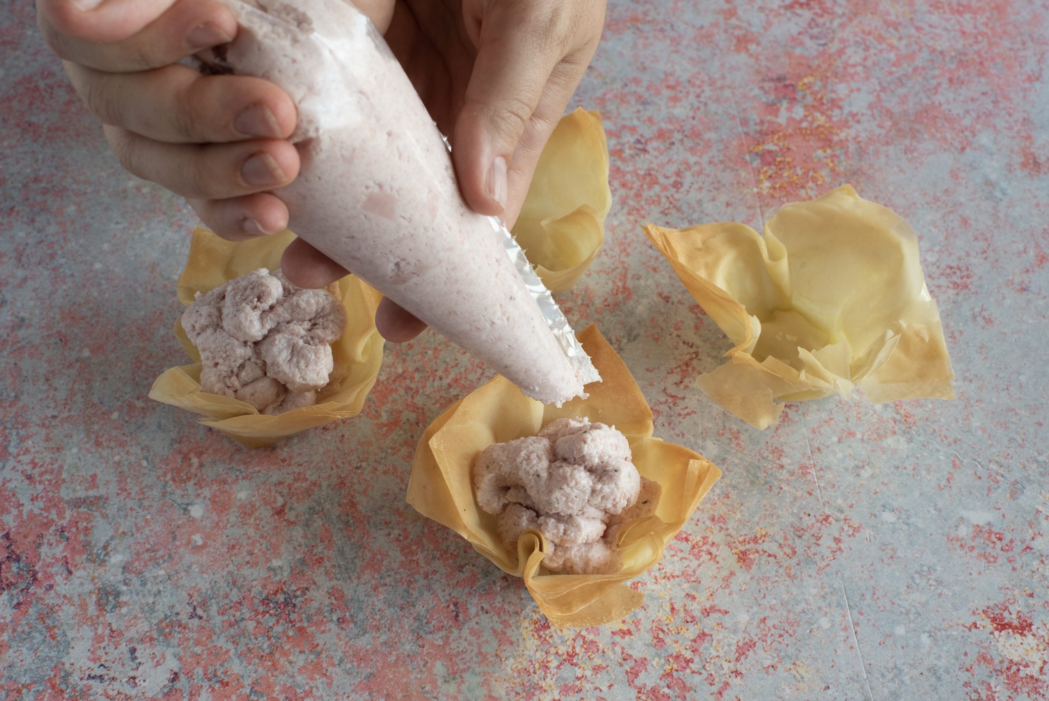 cestini croccanti con mousse di mortadella