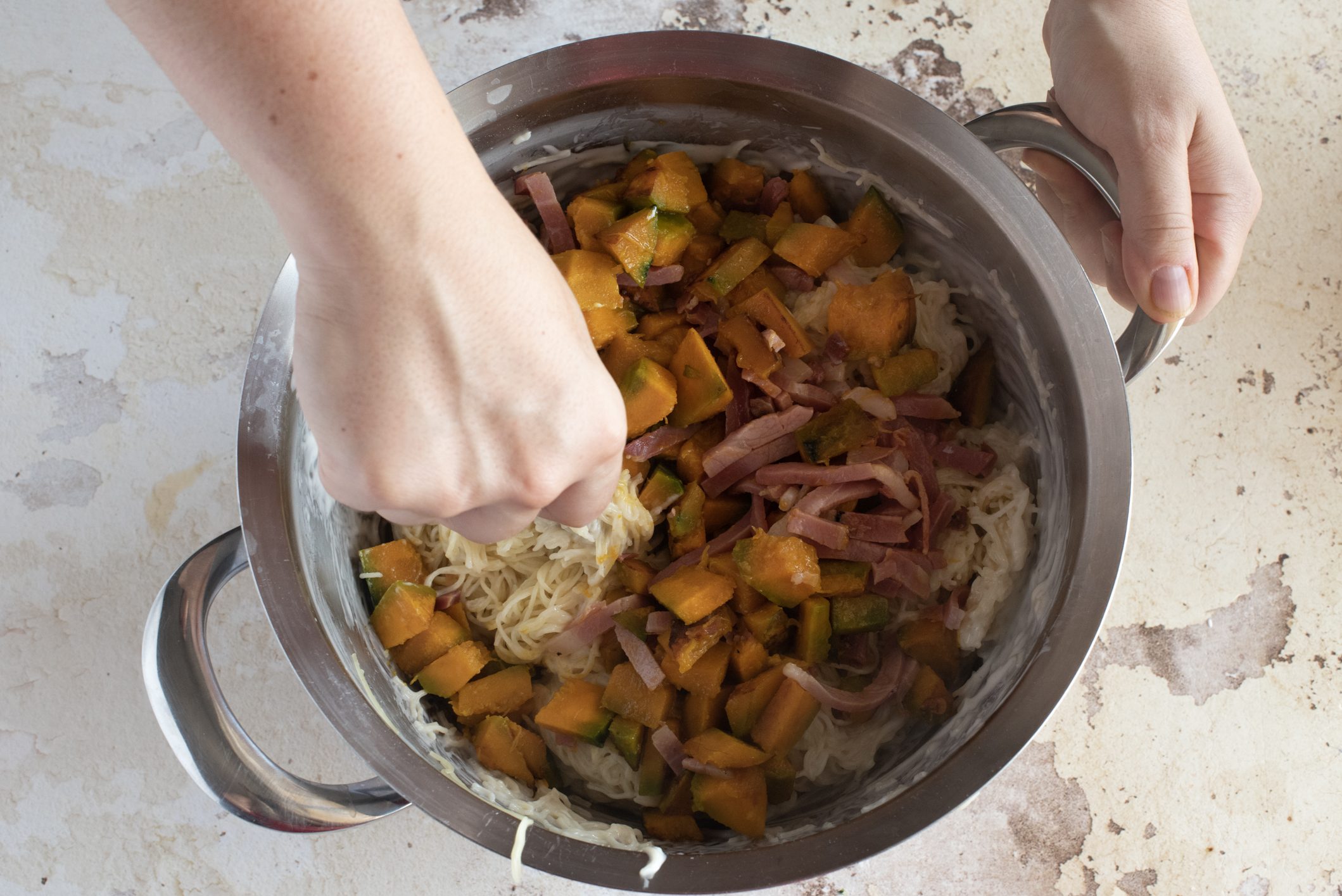 Capellini gratinati la ricetta del primo piatto ricco e dalla doratura