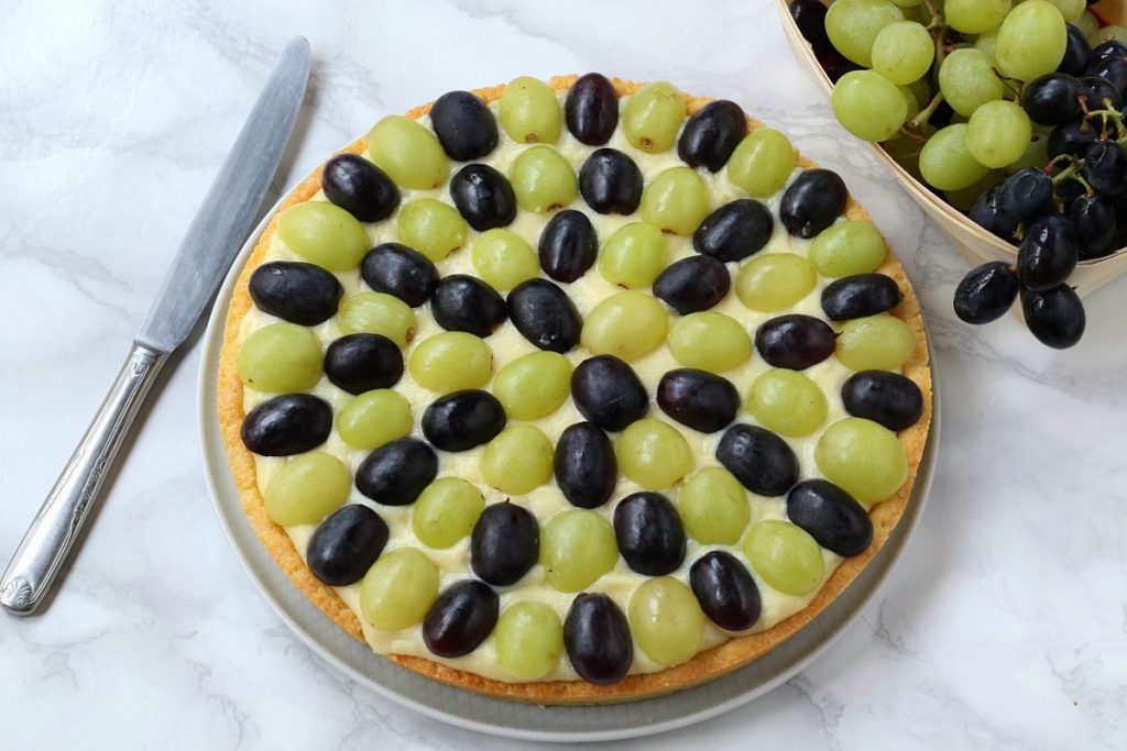 Servire la crostata d'uva