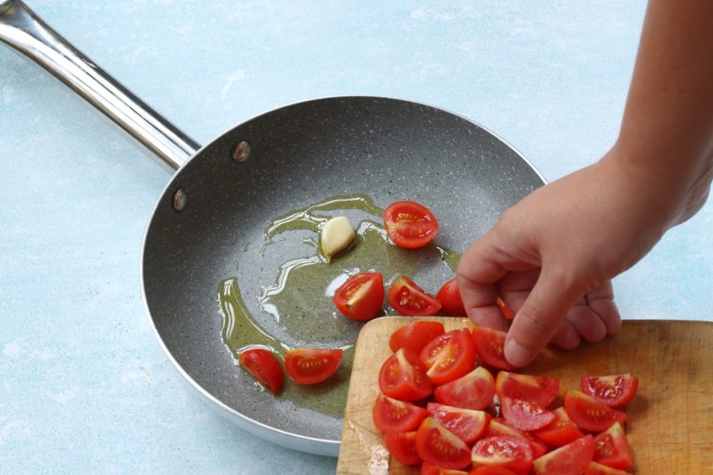 saltare i pomodorini