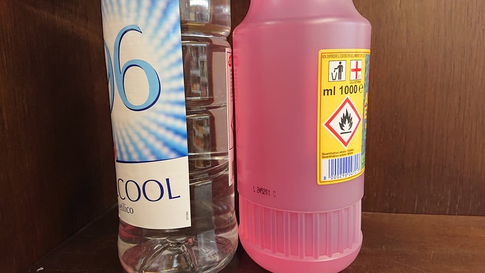 Alcol Le Differenze Tra Quello Da Bere E Quello Per Disinfettare Alcol Le Differenze Tra Quello Da Bere E Quello Per Disinfettare