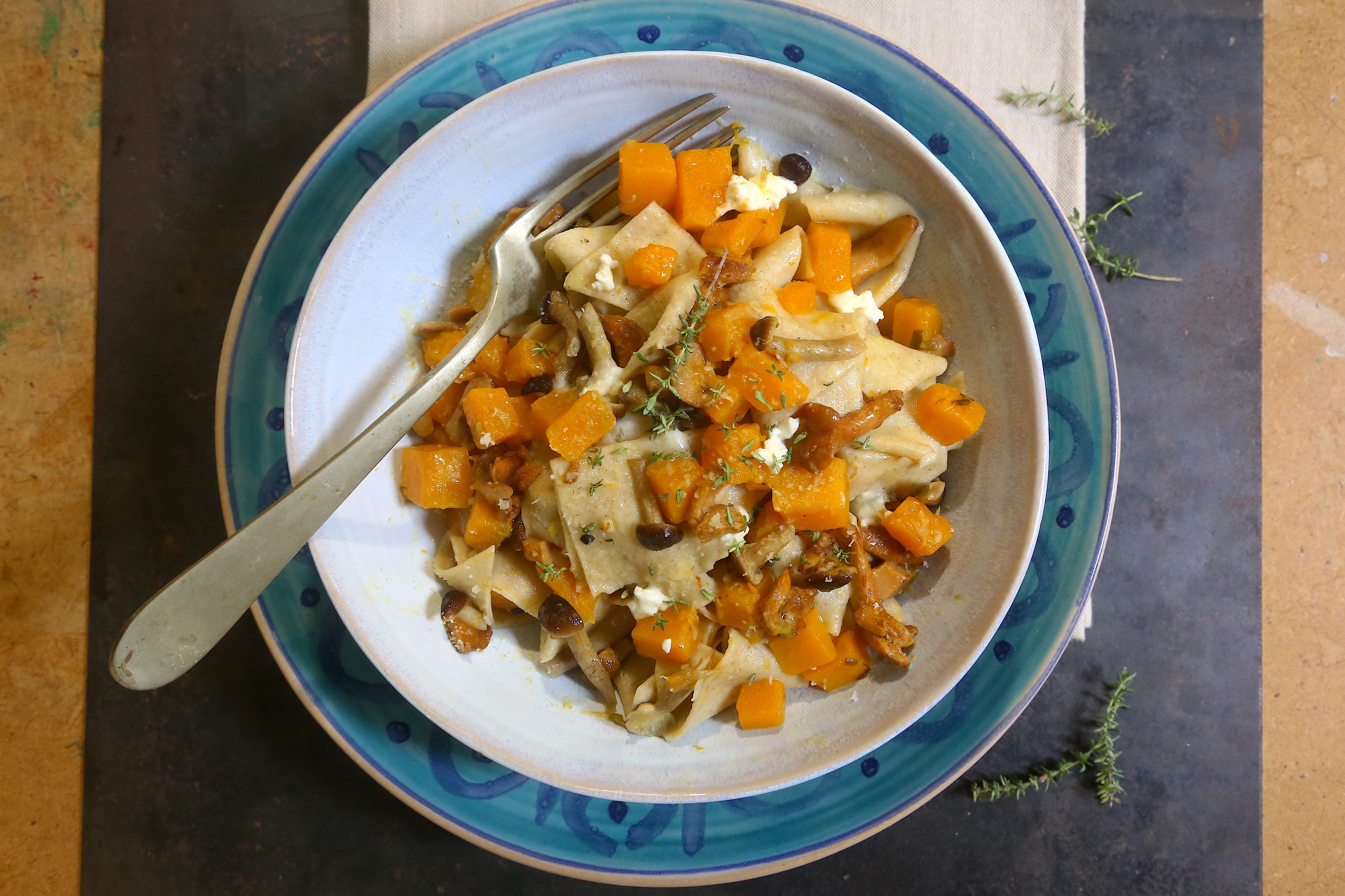 maltagliati con zucca, funghi e caprino