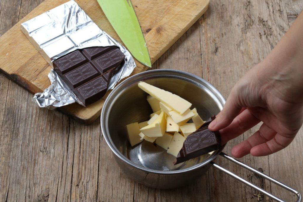 fondere burro e cioccolato