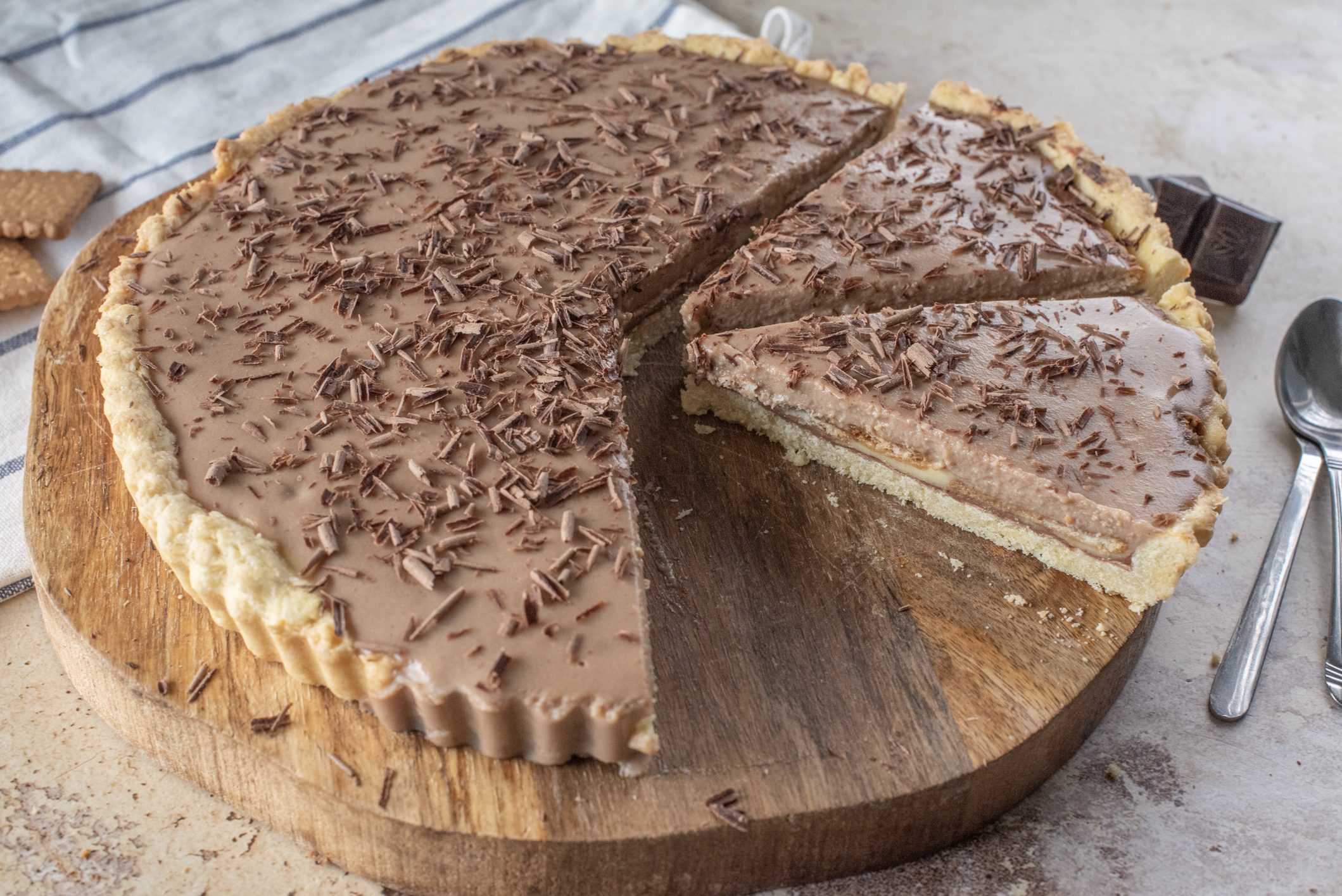 Crostata con crema pasticciera e cioccolato