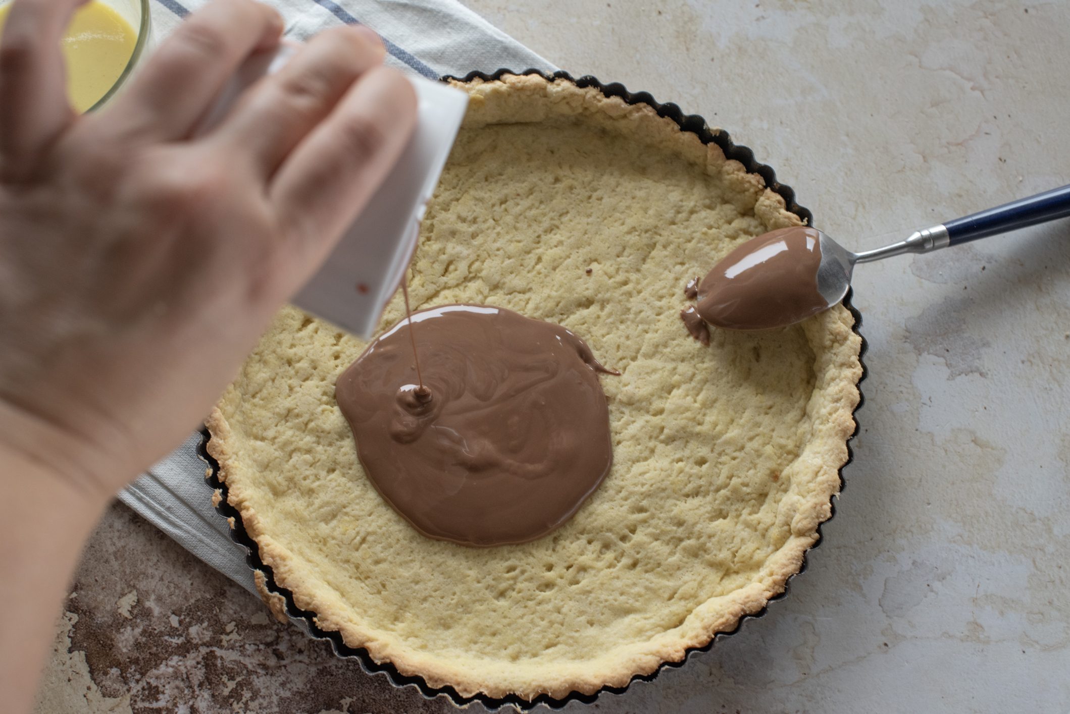 Crostata con crema pasticciera e cioccolato