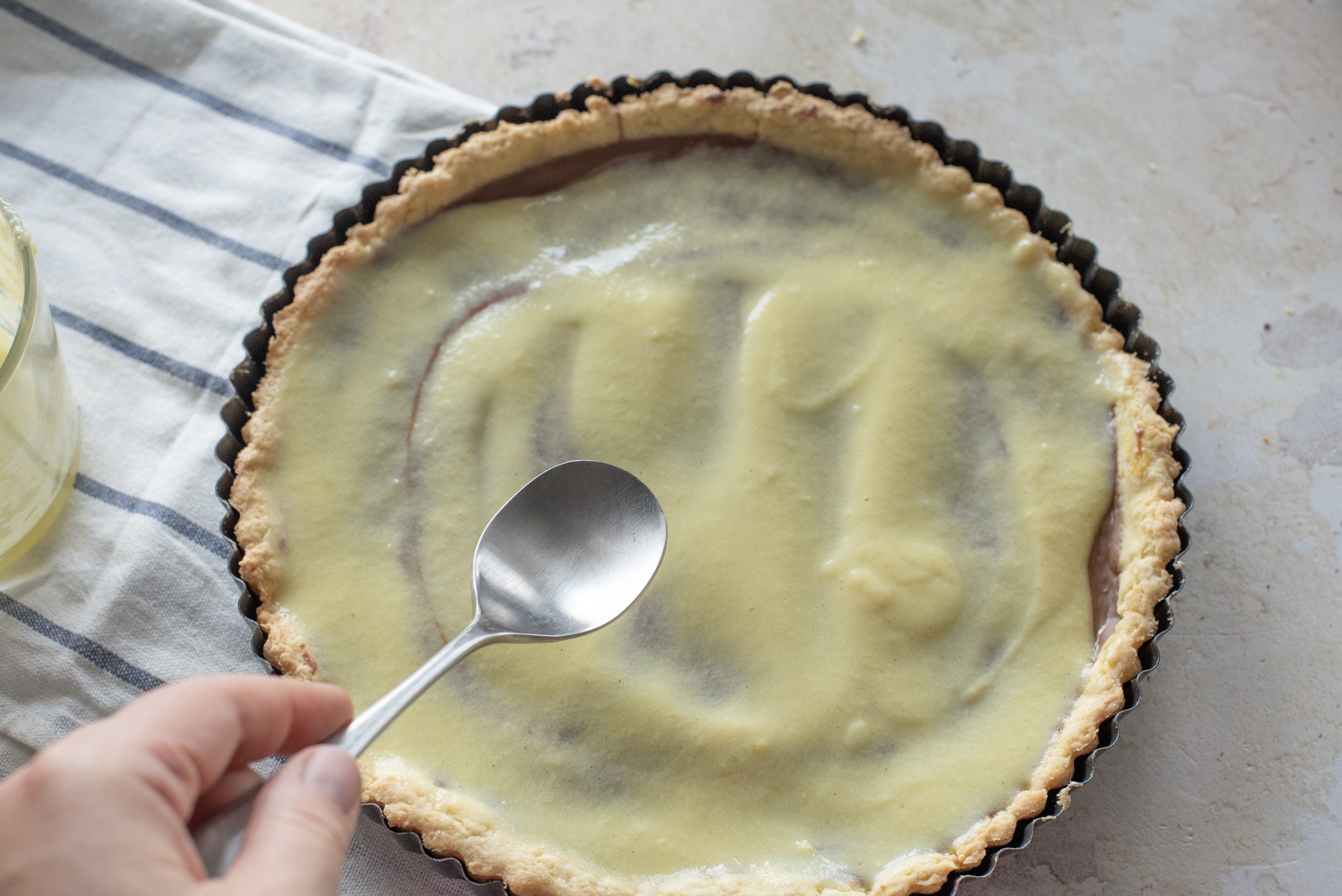 Crostata con crema pasticciera e cioccolato