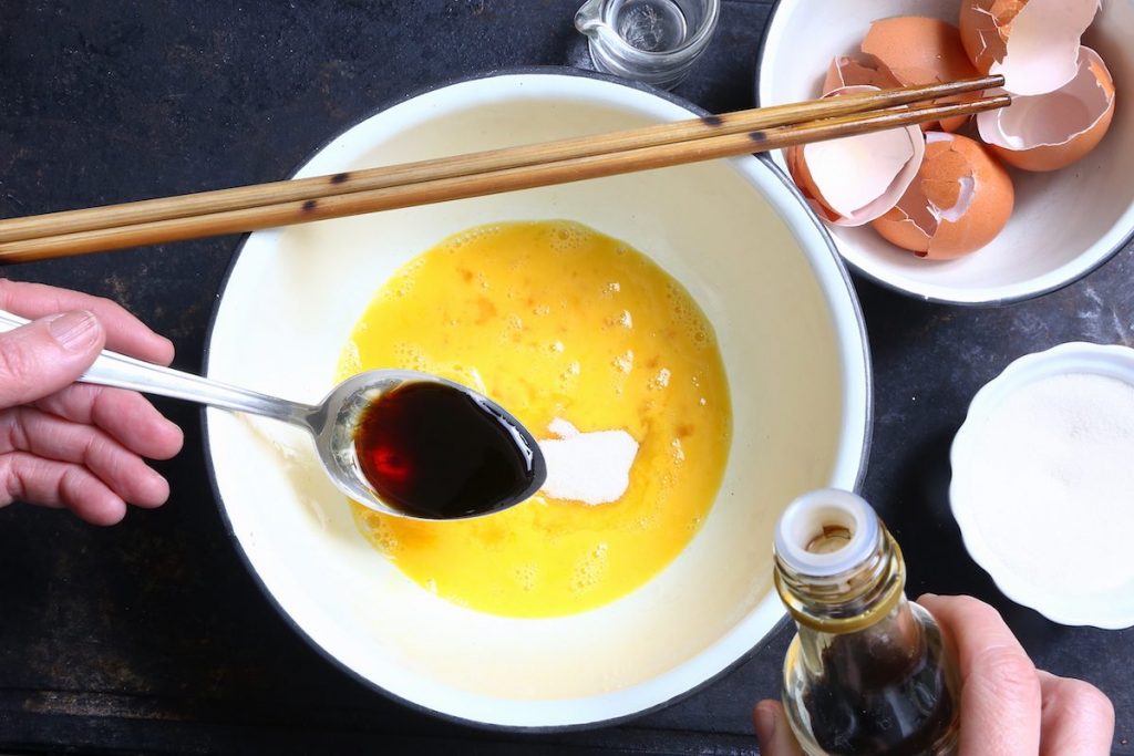 3_tamagoyaki_ aggiungere salsa soia © gooduria lab