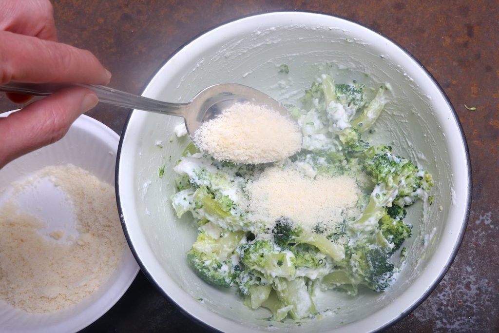 3_torta broccoli_aggiungere Parmigiano © Gooduria lab